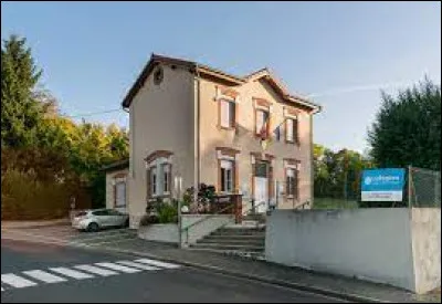 Je vous propose de rester en Auvergne-Rhône-Alpes et de partir à Bulhon. Village de l'arrondissement de Thiers, il se situe dans le département ...