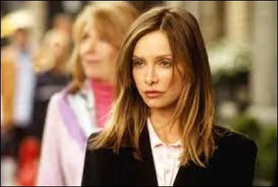 Qui incarne l'avocate Ally McBeal dans la série télévisée du même nom ?