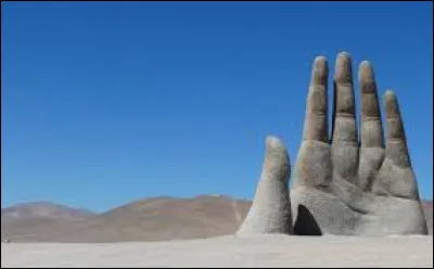 Dans quel pays peut-on voir "La Main du désert" ?