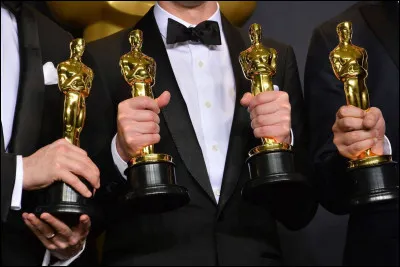 Mars 2023 - Lors de la 95e cérémonie des Oscars du cinéma qui se déroula à Los Angeles, quel long métrage nominé 11 fois remporta 7 trophées et fut sacré meilleur film ?