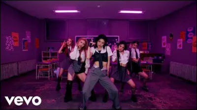 Qui a chanté "Kiss" ?