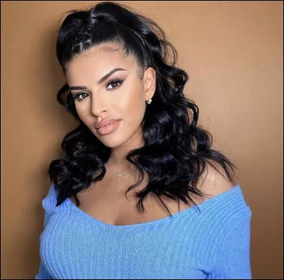 Quel est le vrai nom de famille d'Imen Es ?