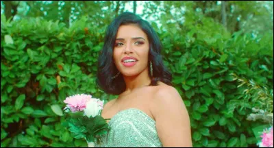 Quel est le premier single en solo d'Imen Es ?