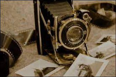 Quel homme est connu comme étant l'inventeur de la photographie, appelée alors « procédé héliographique » ?