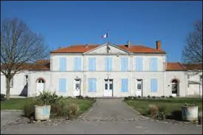 Je vous emmène maintenant en Nouvelle-Aquitaine, à Breuil-Magné. Commune de l'agglomération Rochefortaise, elle se situe dans le département ...