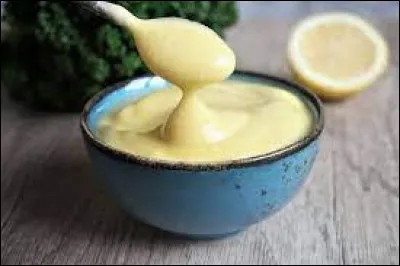 Quand on ajoute de la crème fouettée à la sauce hollandaise, cela devient :