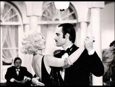 Dans quel film démarre-t-il en 1971 aux côtés de Bardot ?