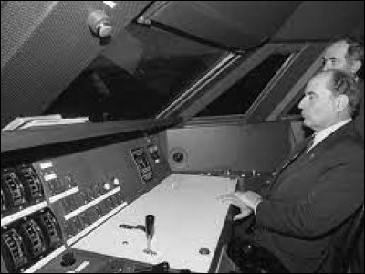 Ce 22 septembre, Mitterrand inaugure le TGV Paris-Lyon : c'était en ...