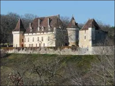 Je vous emmène à la découverte du château de la Gaubertie, à Saint-Martin-des-Combes. Village Périgourdin, il se situe en région ...