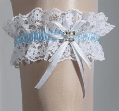 Quelle est cette pièce de vêtement féminin en J qui sert à maintenir un bas sur une jambe ?