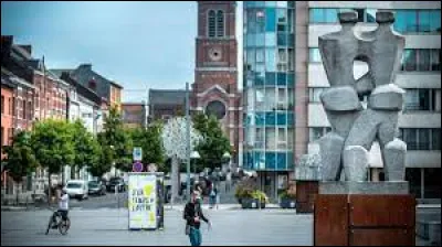 Cette ville belge de 80 000 habitants, située en Wallonie, entre Mons et Charleroi, c'est ...