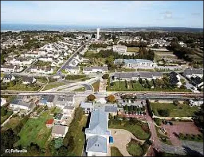 Cette commune de 6 000 habitants du département de la Manche, située dans l'agglomération de Cherbourg, aujourd'hui commune déléguée, c'est ...