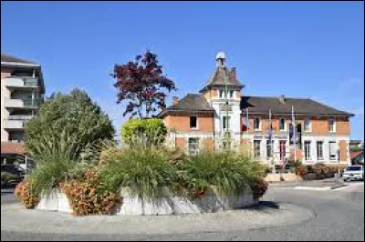 Cette ville de l'Isère, peuplée de 7300 habitants, située dans le nord du département, aux portes de l'agglomération lyonnaise, c'est ...