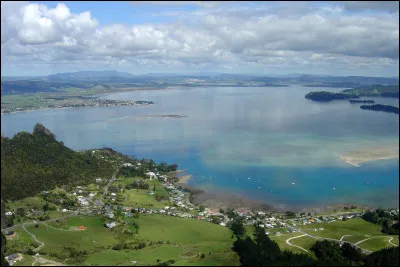 Dans quel pays est située la ville de Whangarei ?
