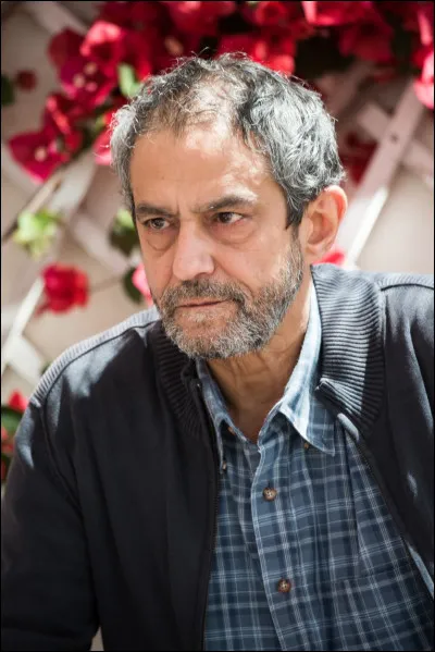 Comment s'appelle ce comédien, qui incarne le Dr Henry Fournier, le médecin légiste ?