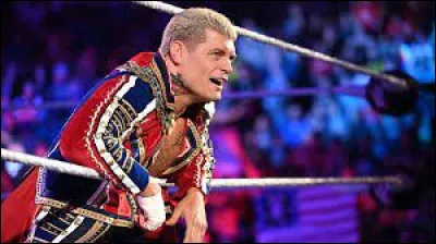 Il était à la fois catcheur et vice-président exécutif de l'AEW.