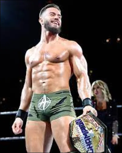 Austin Theory n'a jamais été Mr. Money In The Bank. Vrai ou faux ?