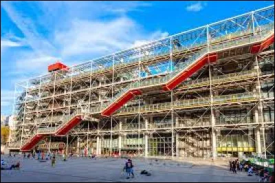 Qui est connu pour avoir gagné, à 33 ans, le concours du centre Pompidou à Paris ?