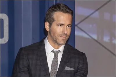 À quelle question peut-on répondre "Ryan Reynolds" ?