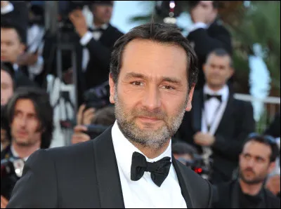 L'une de ces questions permet de répondre "Gilles Lellouche". Laquelle est-ce ?