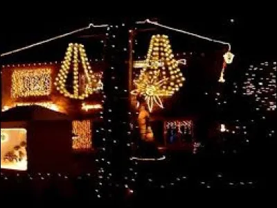 Nous continuons notre balade, avec ces illuminations à Tossiat. Commune de l'aire d'attraction Burgienne, elle se situe en région ...