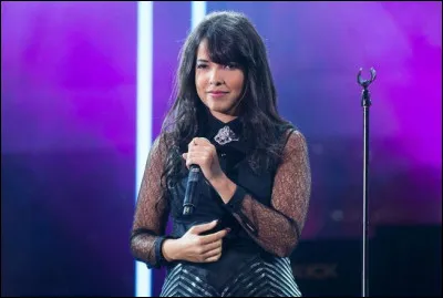 Lequel de ces artistes n'a jamais enregistré un duo avec Indila ?