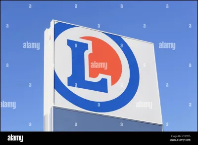 On passe maintenant aux supermarchés. À quel magasin appartient ce logo ?
