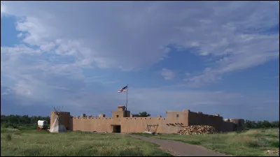 Où le capitaine Hector Servadac se retrouve-t-il contraint de vivre malgré lui ?