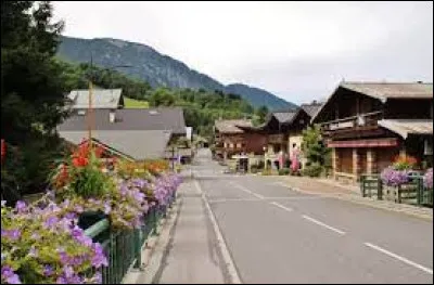 Cette commune de Haute-Savoie, peuplée de 3 000 habitants et située dans la vallée de l'Arve près de Chamonix, c'est ...