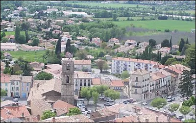 Cette commune des Alpes-de-Haute-Provence, peuplée de 3 700 habitants, située dans la vallée de la Durance, près de Château-Arnoux, c'est ...