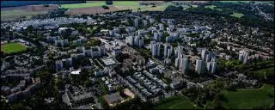 Cette ville de 25 000 habitants du département de lEssonne, située sur le plateau dominant la vallée de l'Yvette, c'est ...
