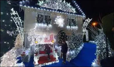 Cette jolie maison blanche ne se trouve pas en Amérique mais en Bretagne, à Saint-Méloir-des-Ondes. Ville située entre Saint-Malo et Cancale, bordé par la baie du Mont-Saint-Michel, elle se trouve dans le département ...