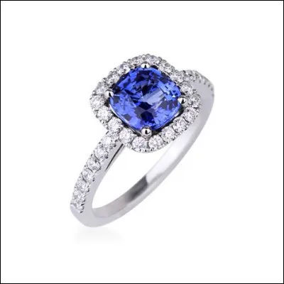 Yor Forger s'est mariée à Loid mais en quoi sa bague est-elle faite ?