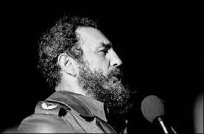 Qui Fidel Castro a-t-il succédé ?