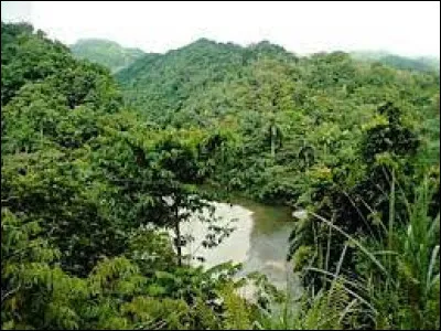 Quel est le parc national cubain abritant une grande diversité de flore et de faune ?