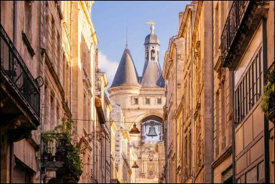 Où se situe la ville de Bordeaux ?