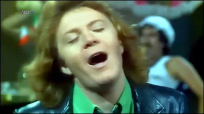 "Gloria" est une chanson de ...