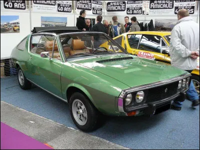 En 2001, quel est le numéro de la rue bleue pour Chad Chenouga ?