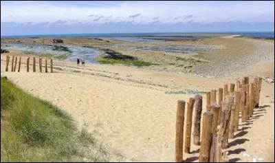 L'île d'Oléron est séparée de l'île de Ré par le pertuis de Maumusson.