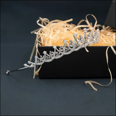 Les Reliques de la mort ( partie II ) : Selon Luna Lovegood, quel objet caché à Poudlard pourrait être un Horcruxe ?