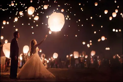 D'après l'expression, que prend-on pour des lanternes lorsqu'on se trompe lourdement ?