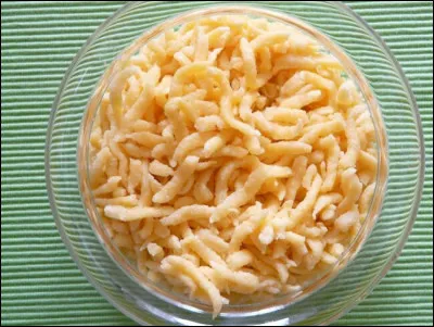 Quelle est cette variété en S de pâte alimentaire aux oeufs en forme de lanière ?