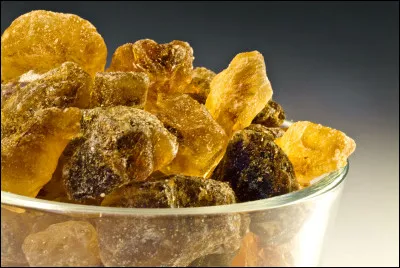 Quelle est cette spécialité culinaire en S qui est constituée de gros cristaux de sucre que l'on utilise en cuisine et en brasserie ?