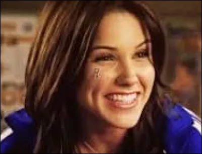 Qui a inscrit Brooke au concours de mode à New York pendant le tournoi de pom-pom girl ?