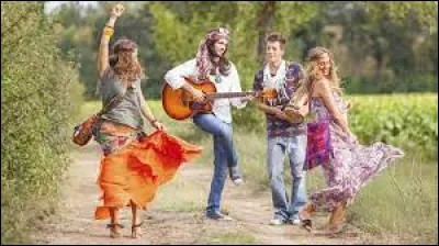 Quel mouvement social et culturel des années 1960 a promu la paix, l'amour et la liberté individuelle ?