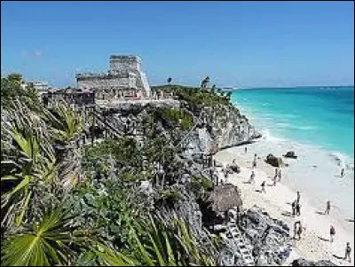Quelle est cette ville située sur la côte caraïbe de la péninsule mexicaine du Yucatan ?