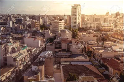 Où est-il né ? ( pays + ville )