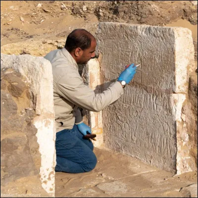 Que fait Vassil Dobrev en 2004 ?