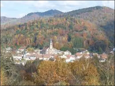 Cette commune du département des Vosges, peuplée de 3 300 habitants, située au coeur du massif, dans la haute vallée de la Moselle, c'est ...
