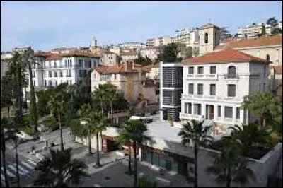 Cette ville des Alpes-Maritimes, peuplée de 42 000 habitants, située sur les hauteurs au-dessus de Cannes, c'est ...